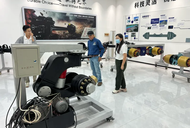 Fuyuan semi trailer services team with clients 