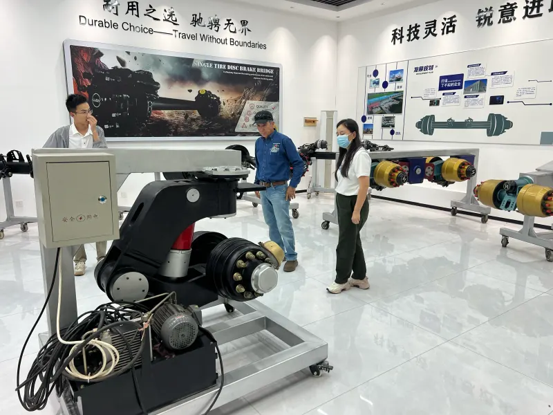 Fuyuan semi trailer services team with clients