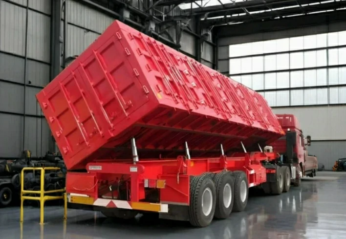 Прицеп с боковой разгрузкой